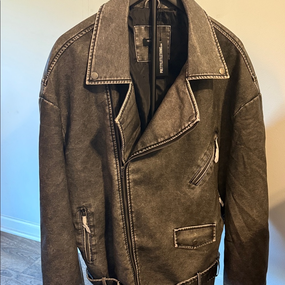 PrettyLittleThing Black Bomber Jacket